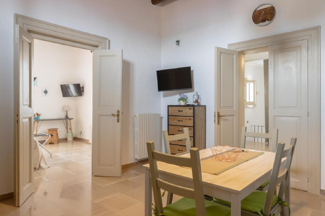 Palazzo Bianchi Domus Holidays Trani Dış mekan fotoğraf